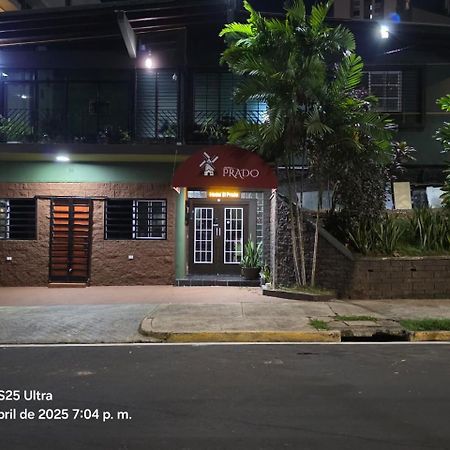 Hostal El Prado Kota Panama Bagian luar foto