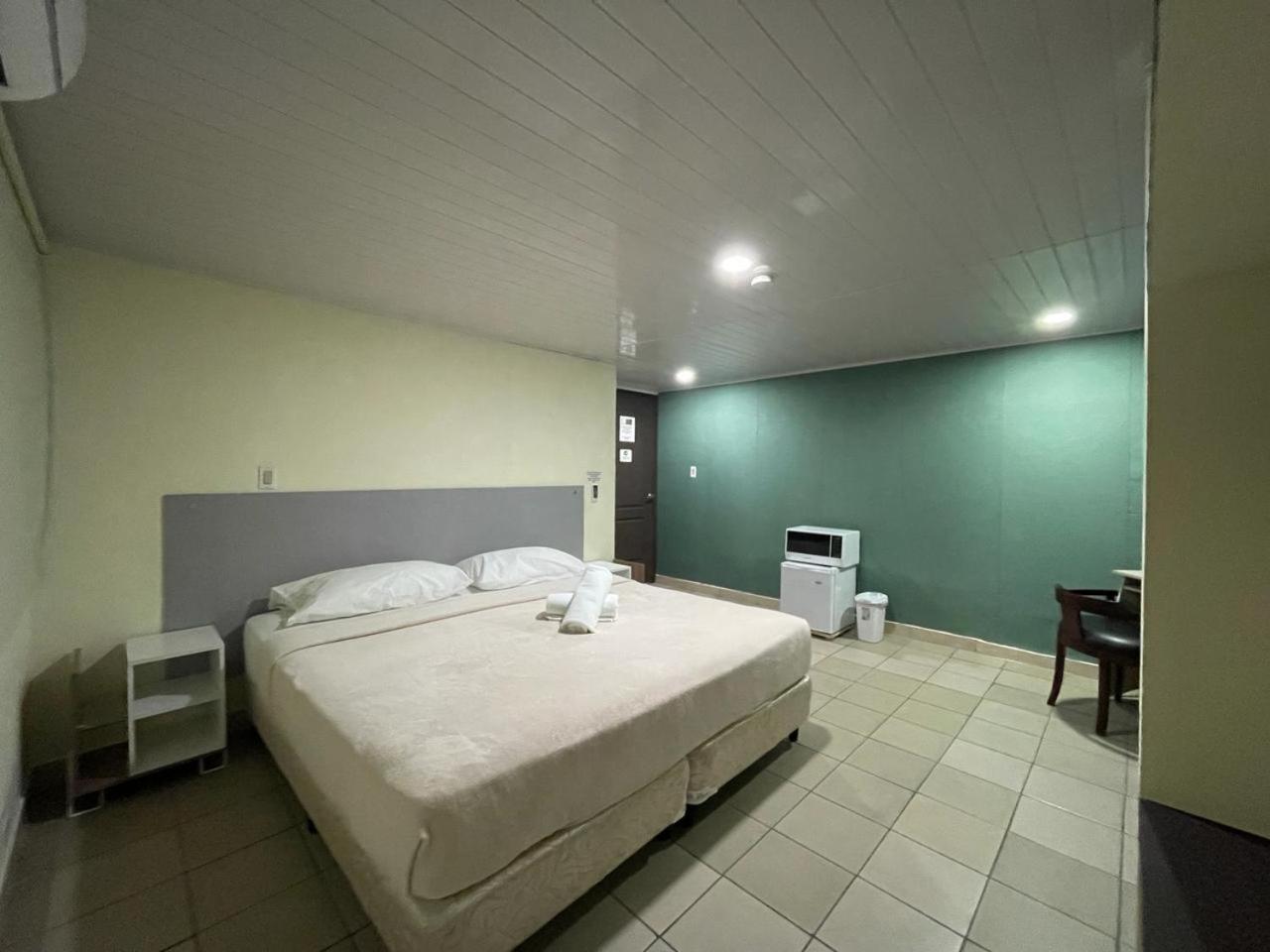 Hostal El Prado Kota Panama Bagian luar foto