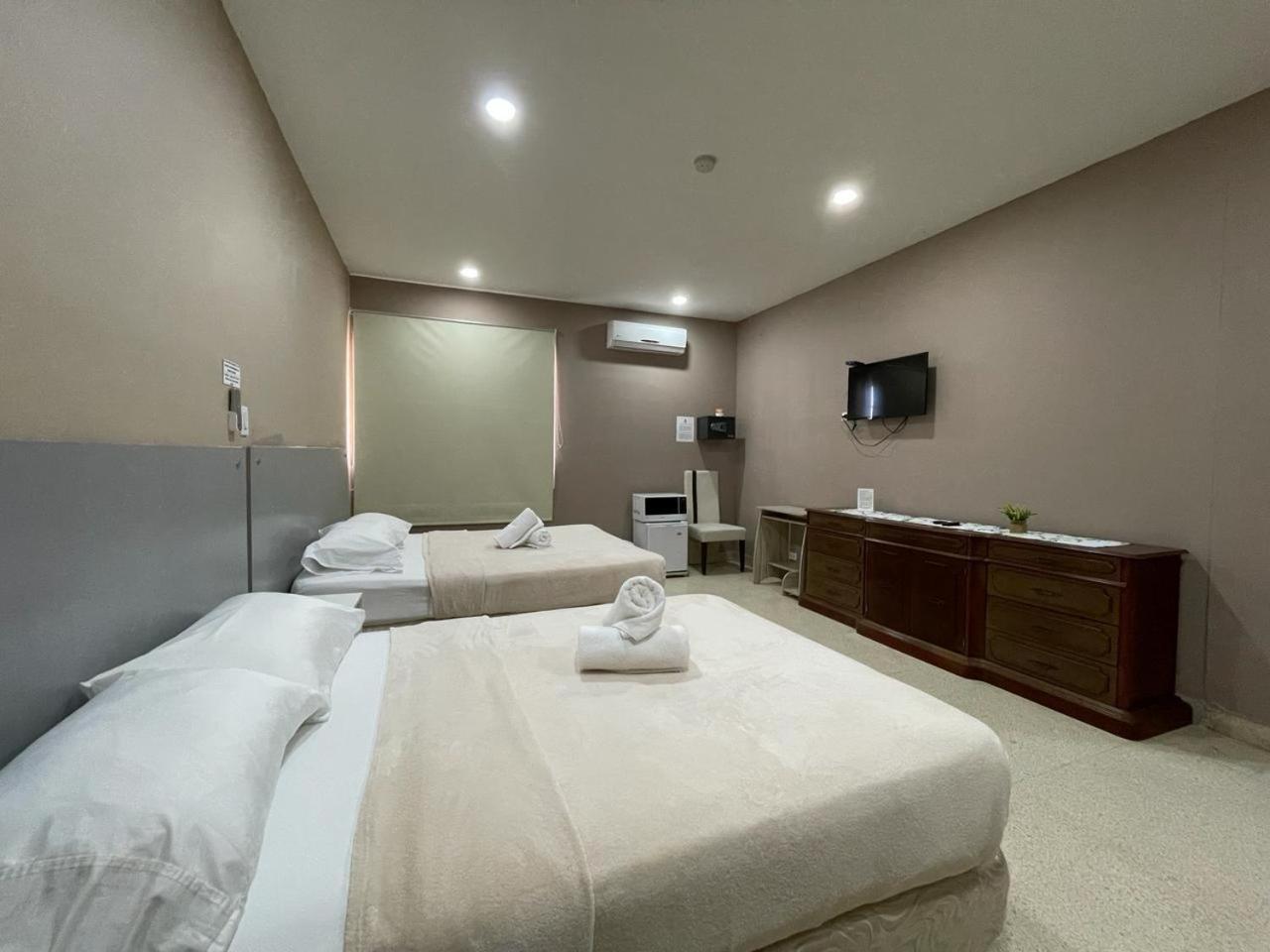 Hostal El Prado Kota Panama Bagian luar foto