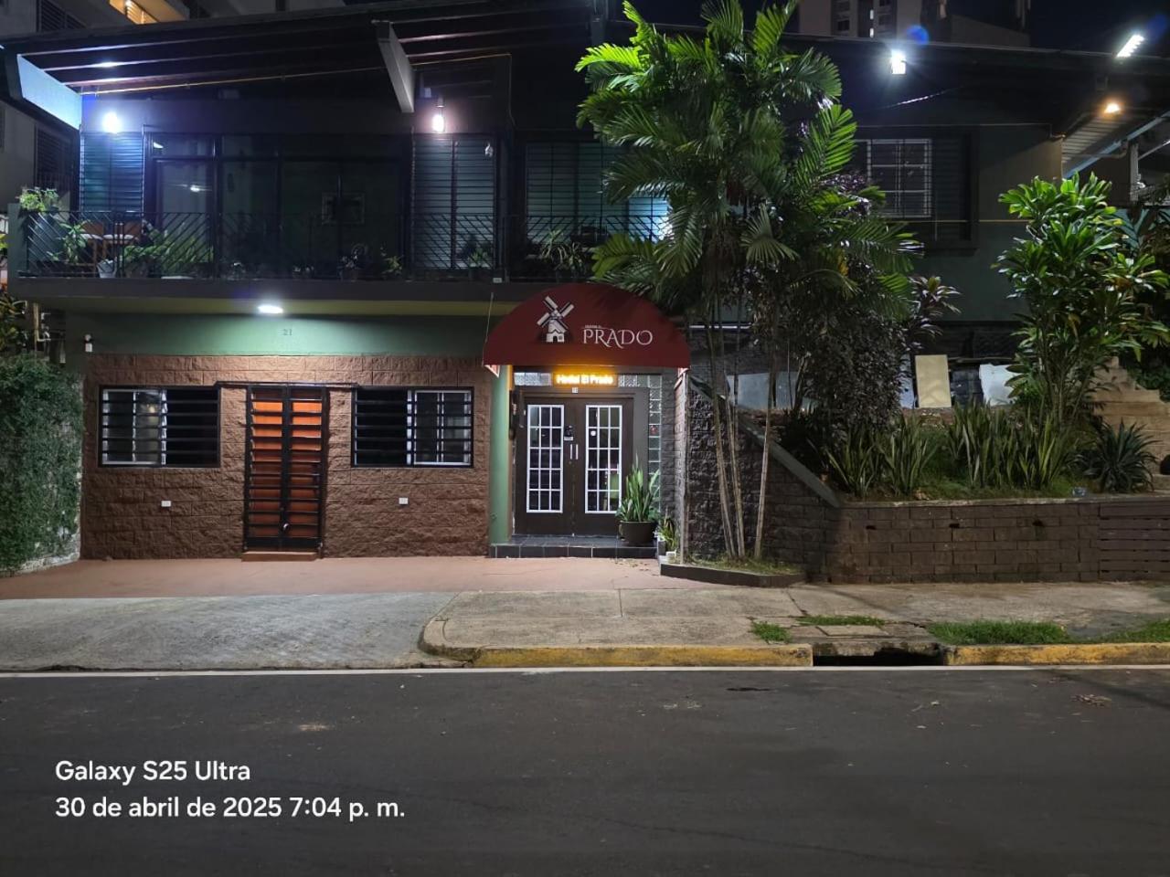 Hostal El Prado Kota Panama Bagian luar foto